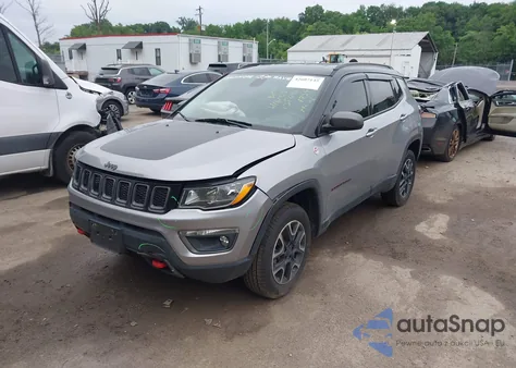 2019 Jeep Compass Trailhawk 4X4 from USA, damaged, VIN 3C4NJDDB5KT671739